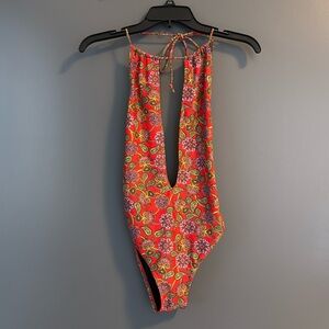 Motel cutout one piece